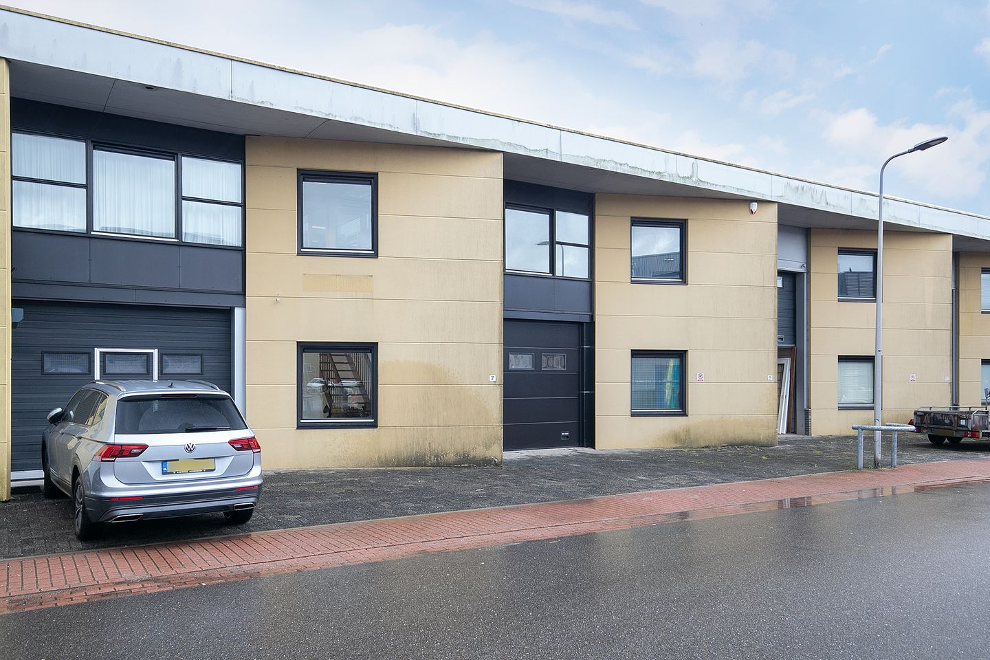 View photo 2 of Jan Tinbergenstraat 7