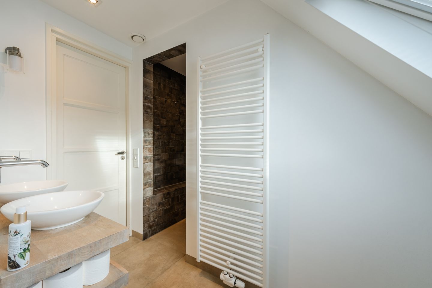 Foto 29 van Vincent van den Heuvelstraat 15