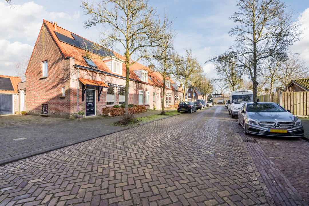 Foto 43 van Vincent van den Heuvelstraat 15