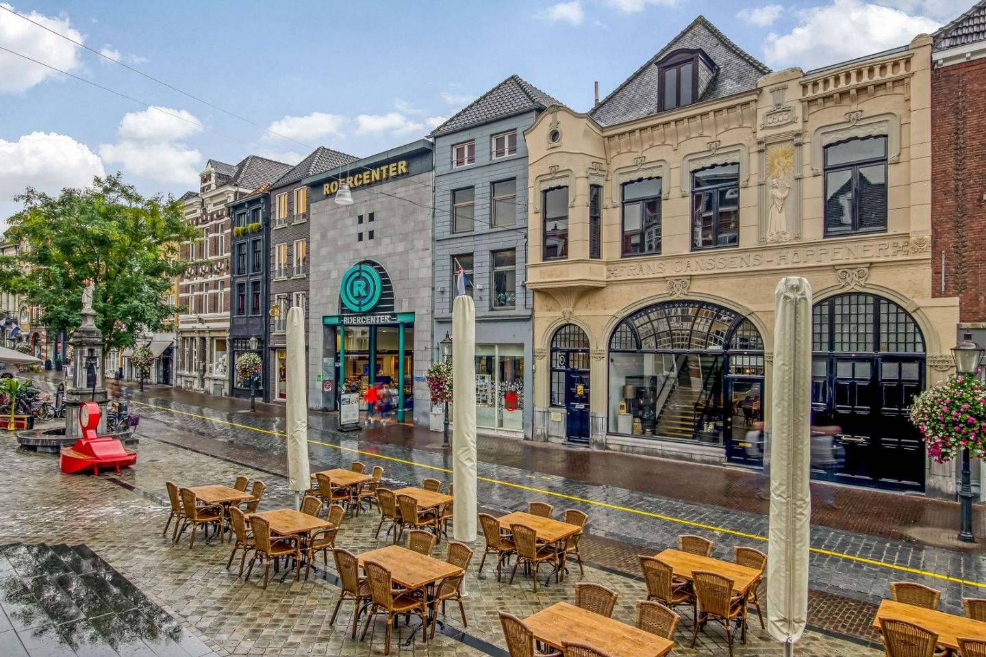 View photo 2 of Neerstraat 10