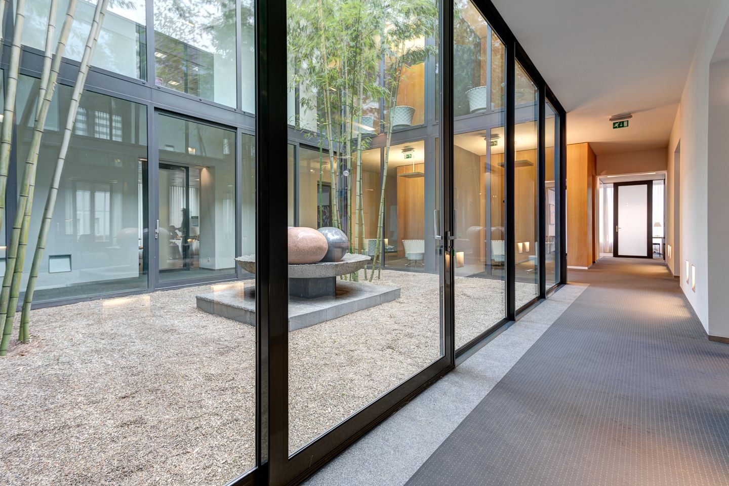 Bekijk foto 3 van Moergestelseweg 16