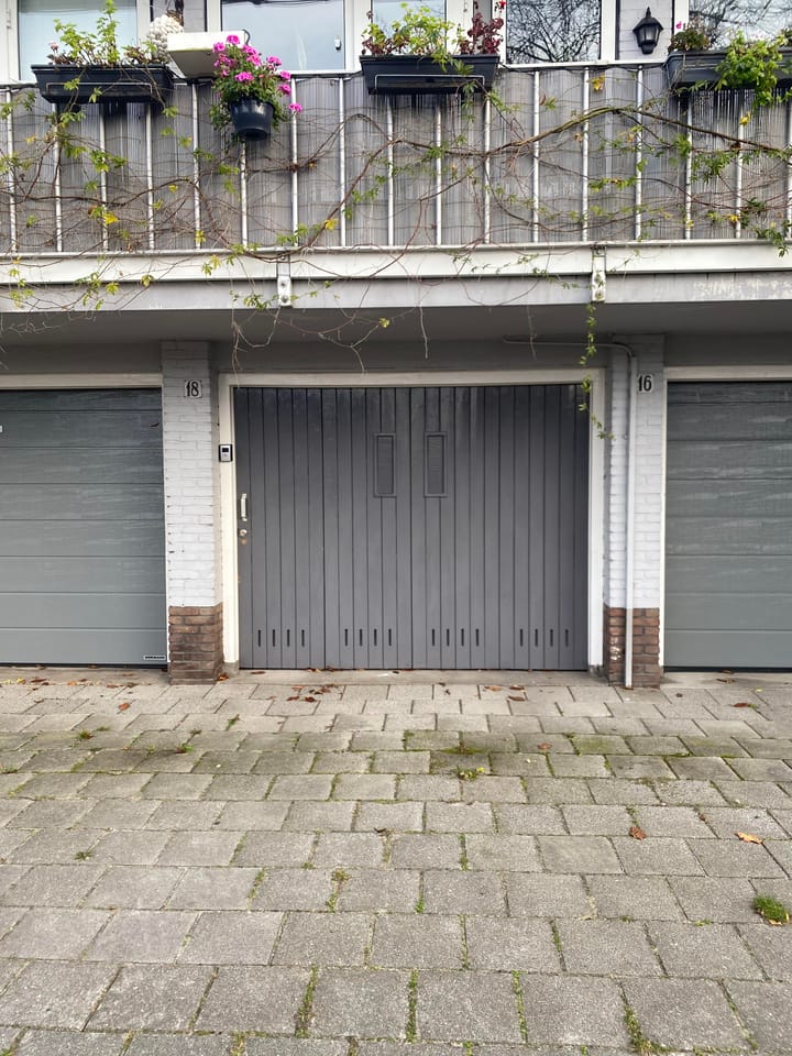 Photo 2 of Jan Springerhof 18