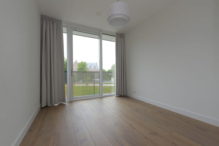 Foto 14 van Oostduinplein 240