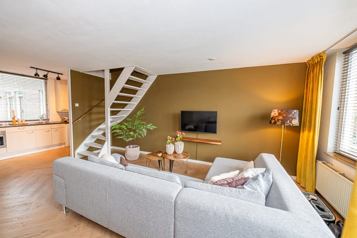 Photo 2 of Lakenweversplein 26-D