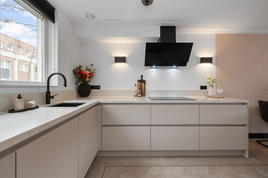 Photo 7 of Blauwe Ring 75