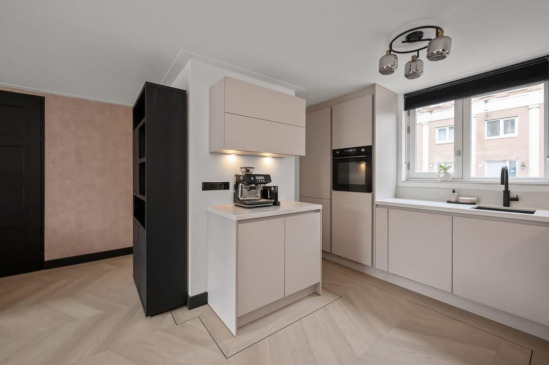 Photo 8 of Blauwe Ring 75