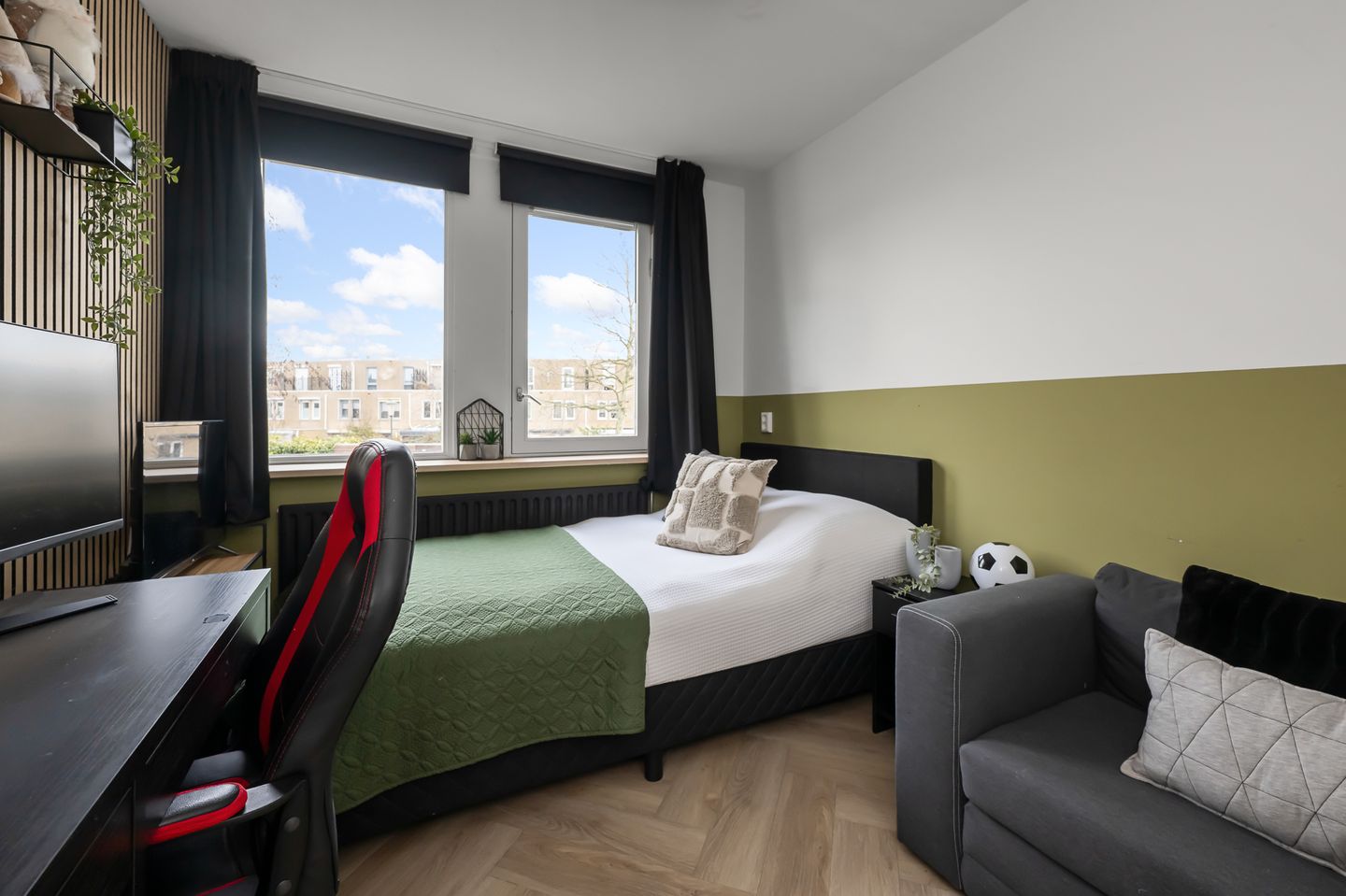 Photo 20 of Blauwe Ring 75