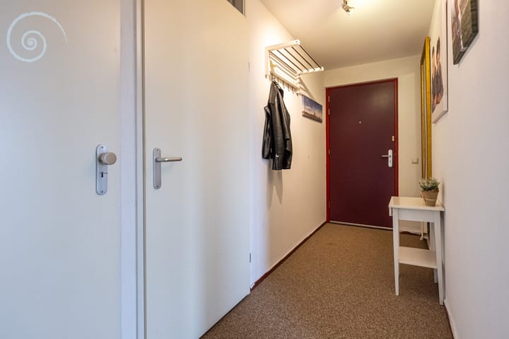 Photo 7 of Waterlinze 50