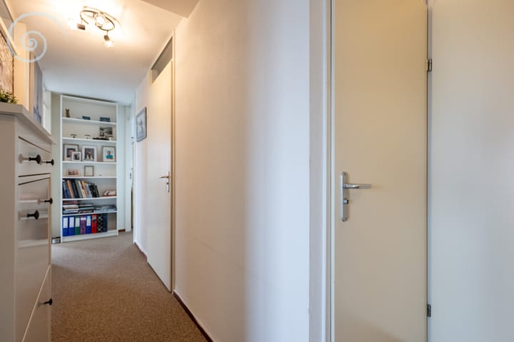 Photo 8 of Waterlinze 50