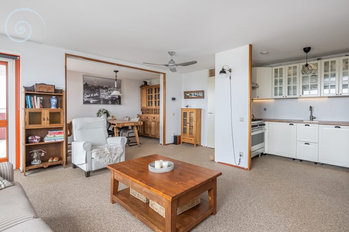 Photo 12 of Waterlinze 50