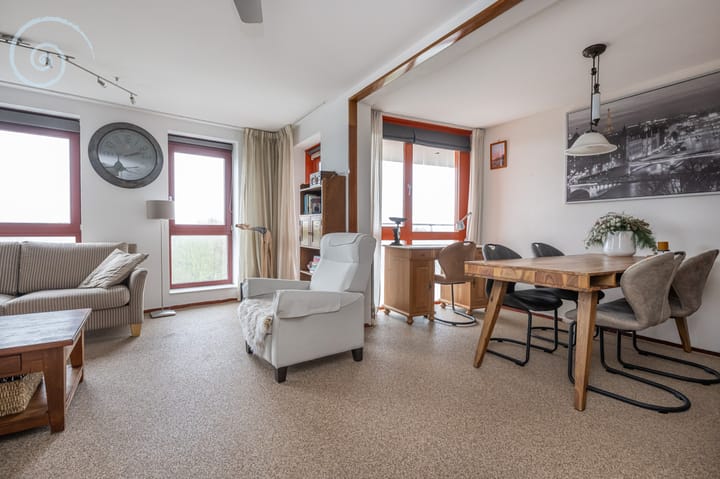 Photo 13 of Waterlinze 50