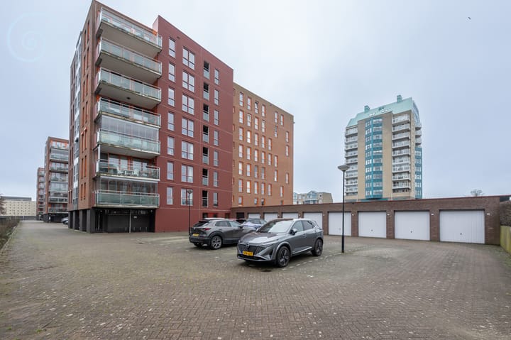 Photo 23 of Waterlinze 50