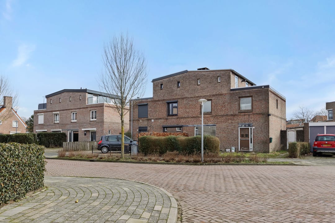 Foto 2 van Pastoor van Doornstraat 44