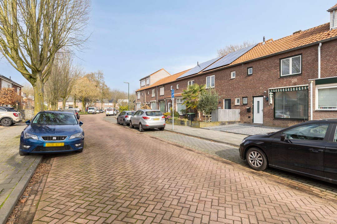 Photo 38 of Draaiboomstraat 14