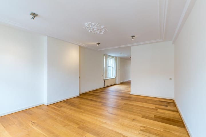 Photo 5 of Noordeinde 36-B