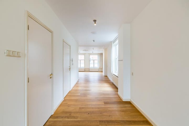 Photo 7 of Noordeinde 36-B