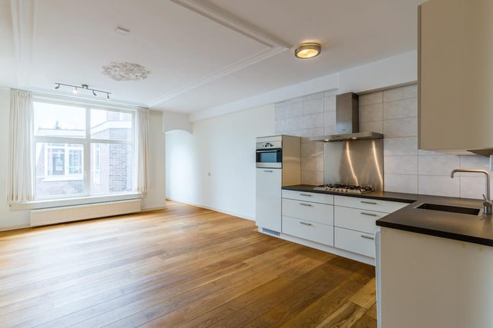 Photo 9 of Noordeinde 36-B