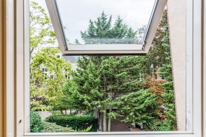 Photo 14 of Noordeinde 36-B