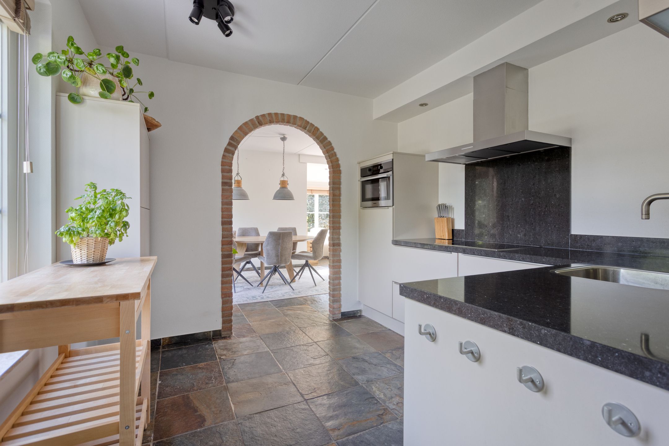 Photo 18 of Wethouder Arntzstraat 40-A