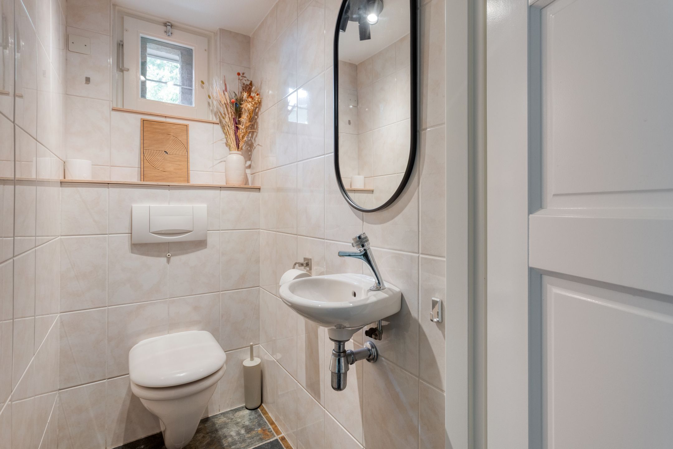 Photo 24 of Wethouder Arntzstraat 40-A