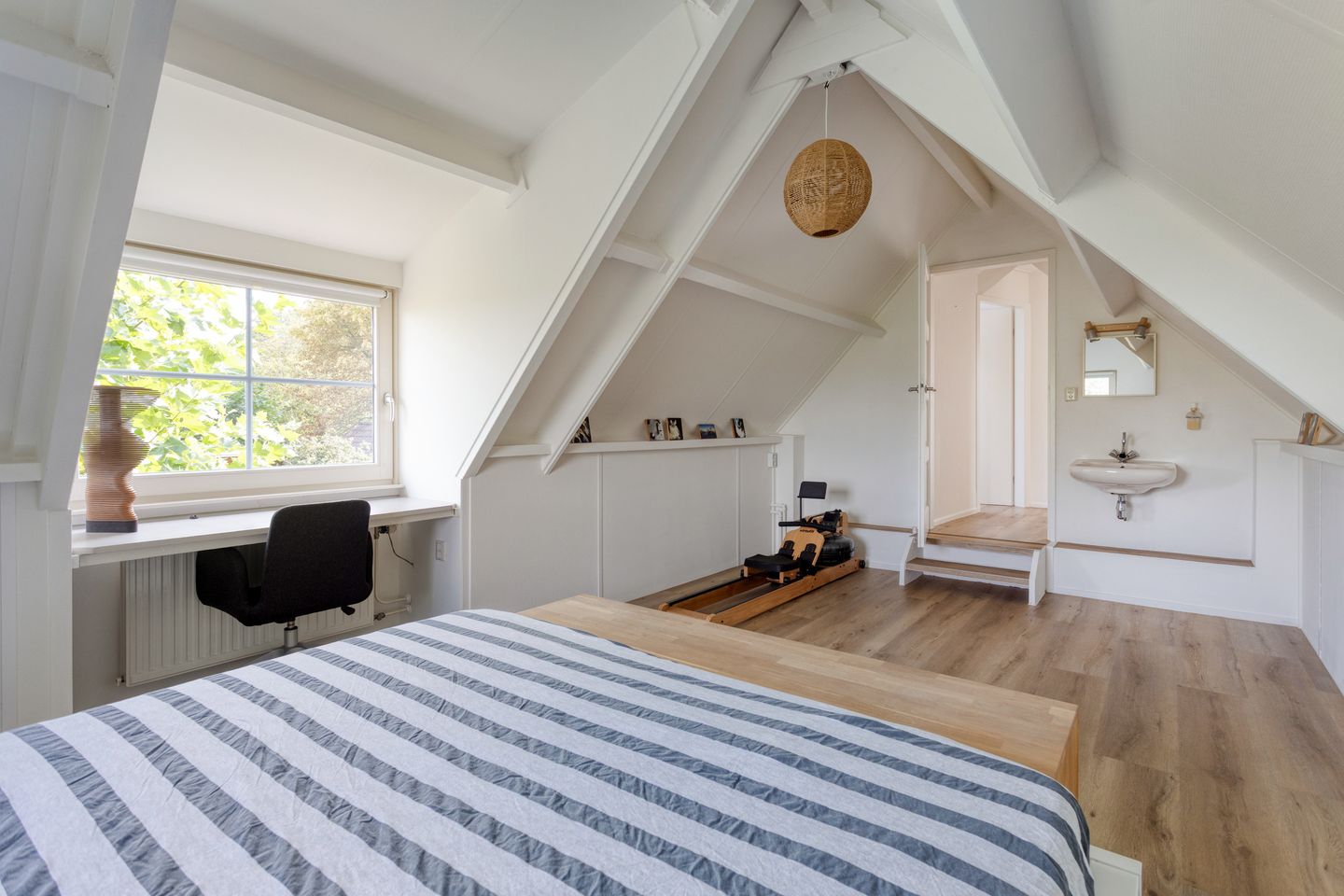 Photo 35 of Wethouder Arntzstraat 40-A