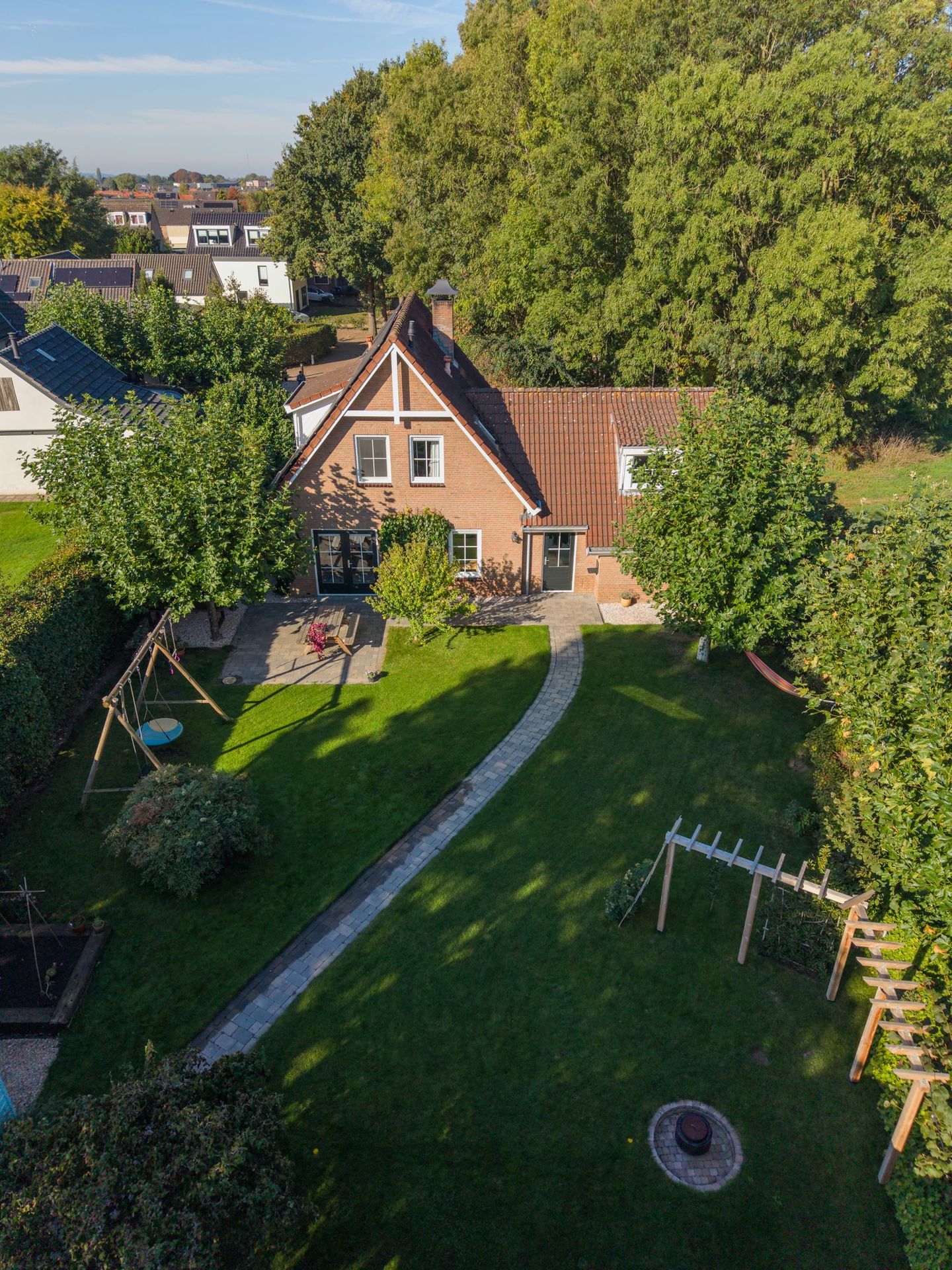 Photo 49 of Wethouder Arntzstraat 40-A