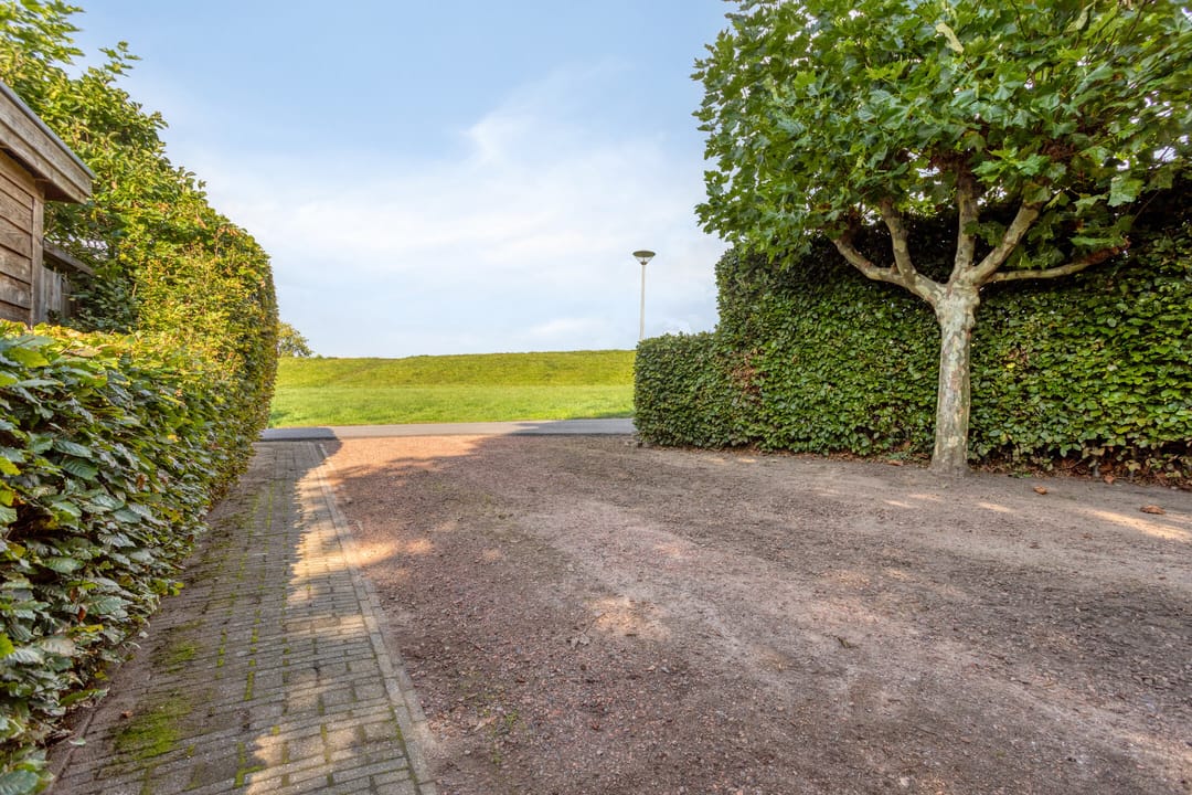 Photo 53 of Wethouder Arntzstraat 40-A