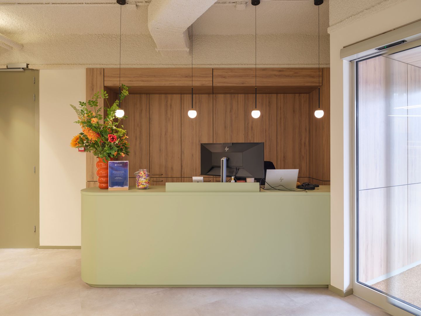 Bekijk foto 3 van Fleminglaan 10