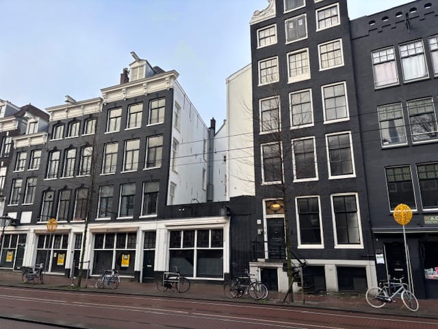View photo 1 of Nieuwezijds Voorburgwal 340-B