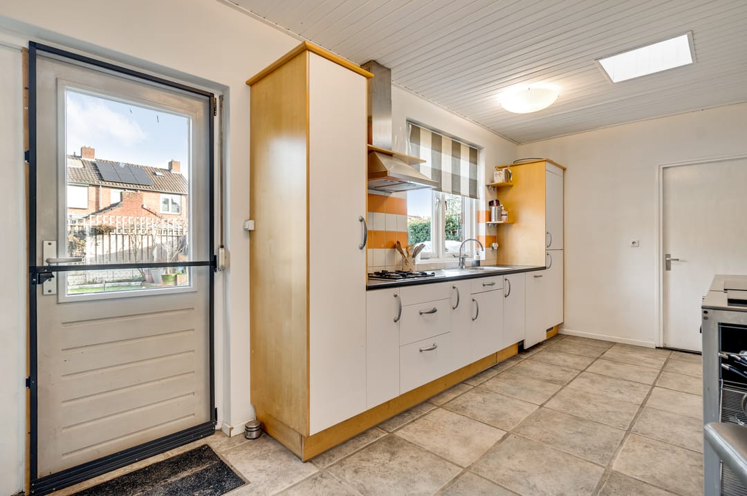 Photo 16 of van Loonstraat 10