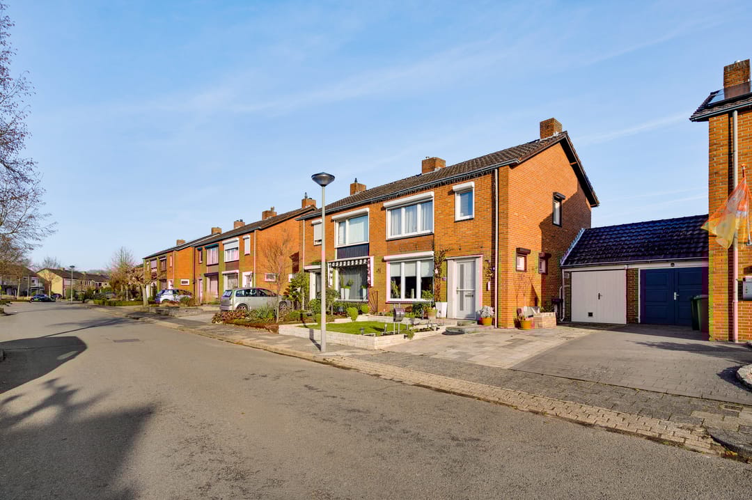 Photo 31 of van Loonstraat 10