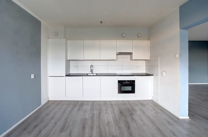 Photo 4 of Malvert 6913