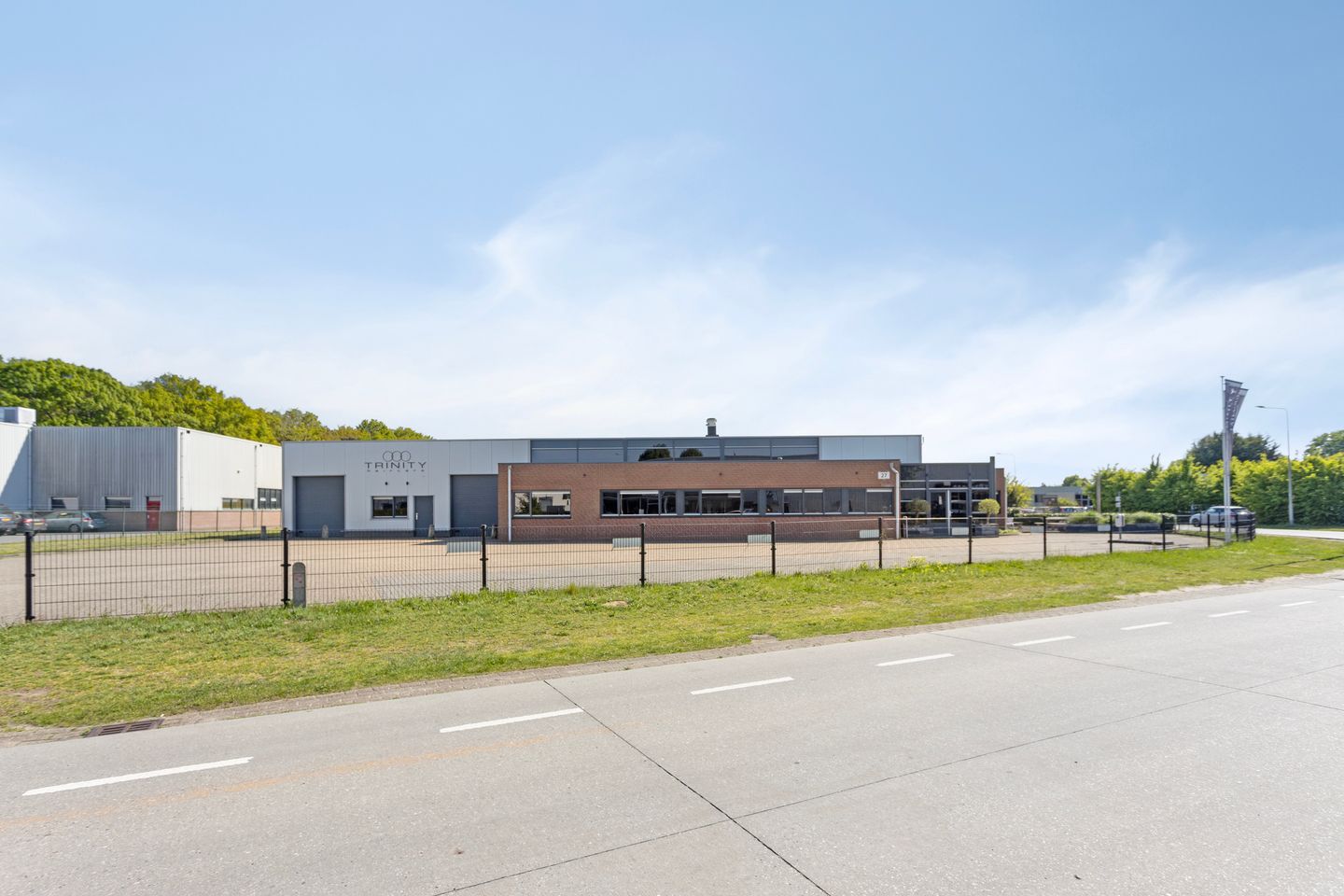 View photo 2 of De Groote Heeze 27