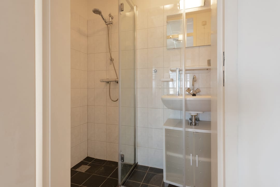 Photo 8 of Noordeinde 189-A14