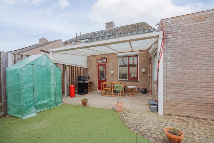 Foto 2 van van Aldenbruggenstraat 1