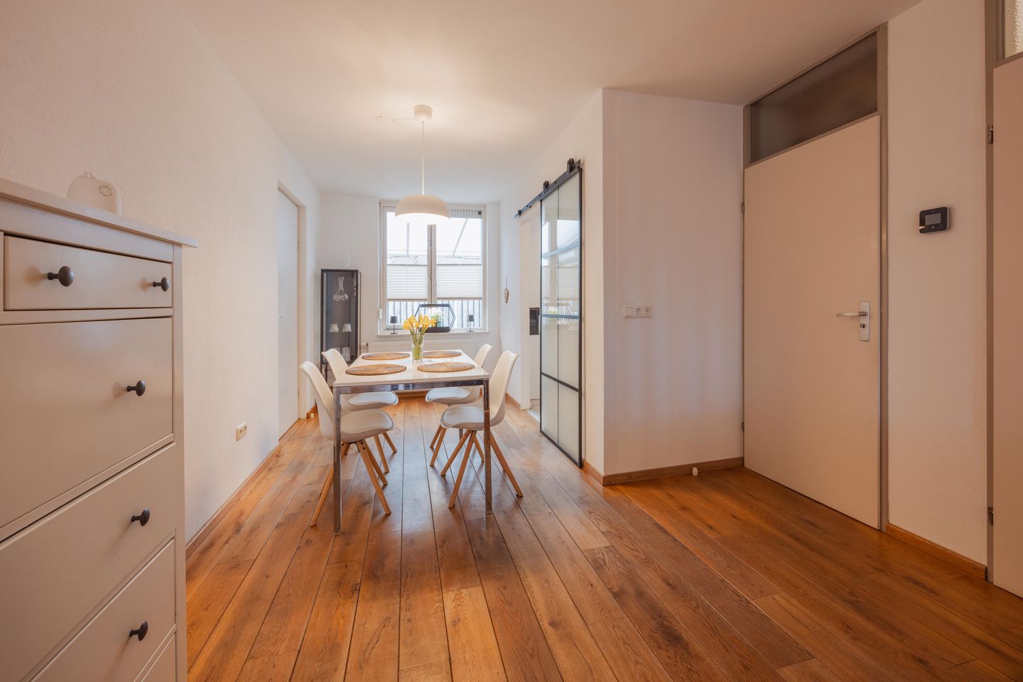 Foto 10 van van Aldenbruggenstraat 1