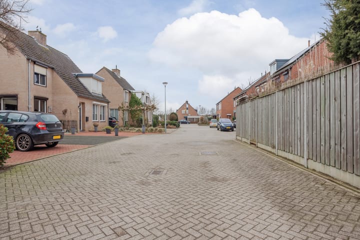 Foto 42 van van Aldenbruggenstraat 1