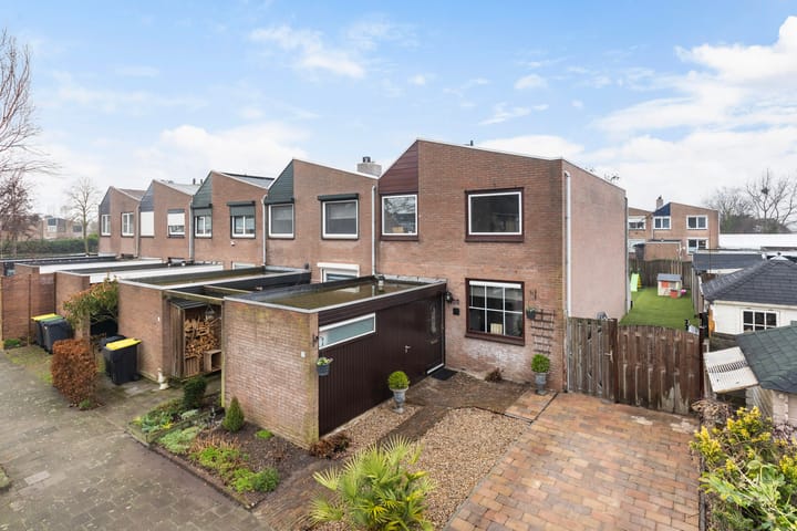 Photo 1 of Burg Henrylaan 33