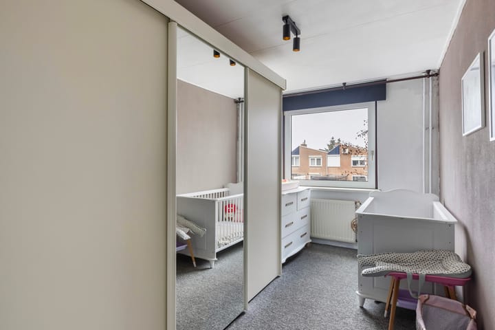 Photo 22 of Burg Henrylaan 33