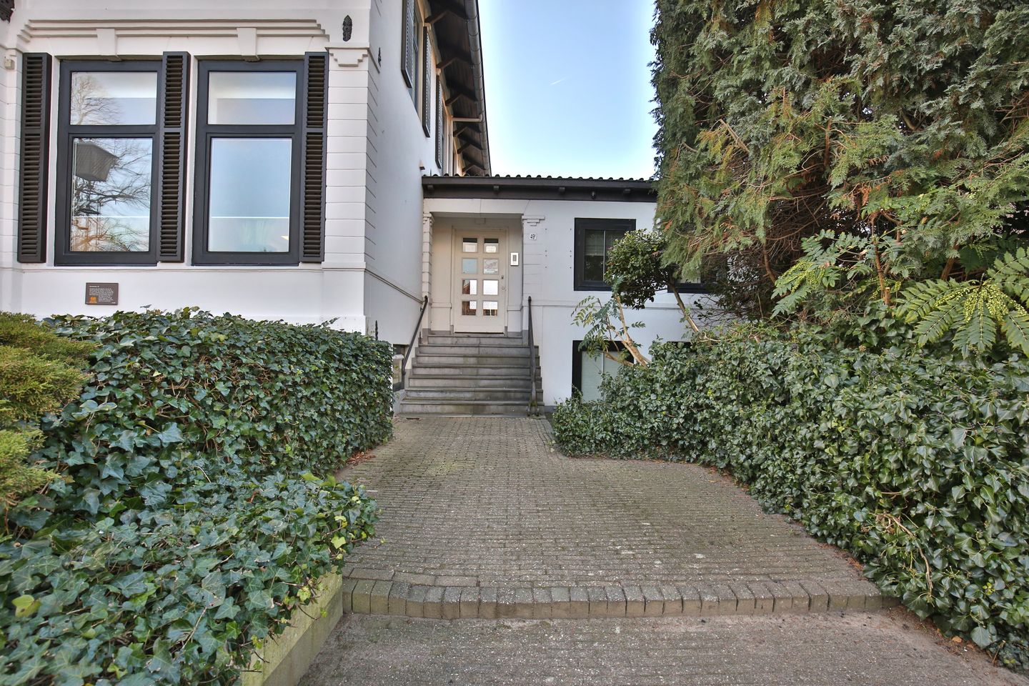 View photo 2 of Bronsteeweg 49-B