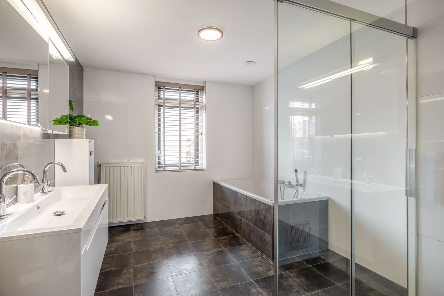 Photo 25 of Henri Dunantlaan 1