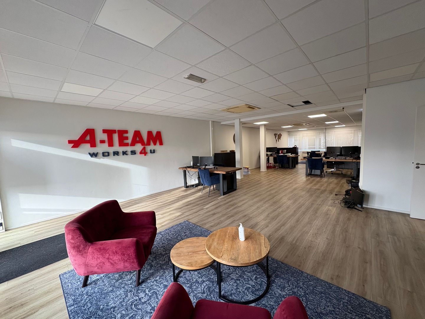 View photo 2 of Winkelcentrum Woensel 84-R