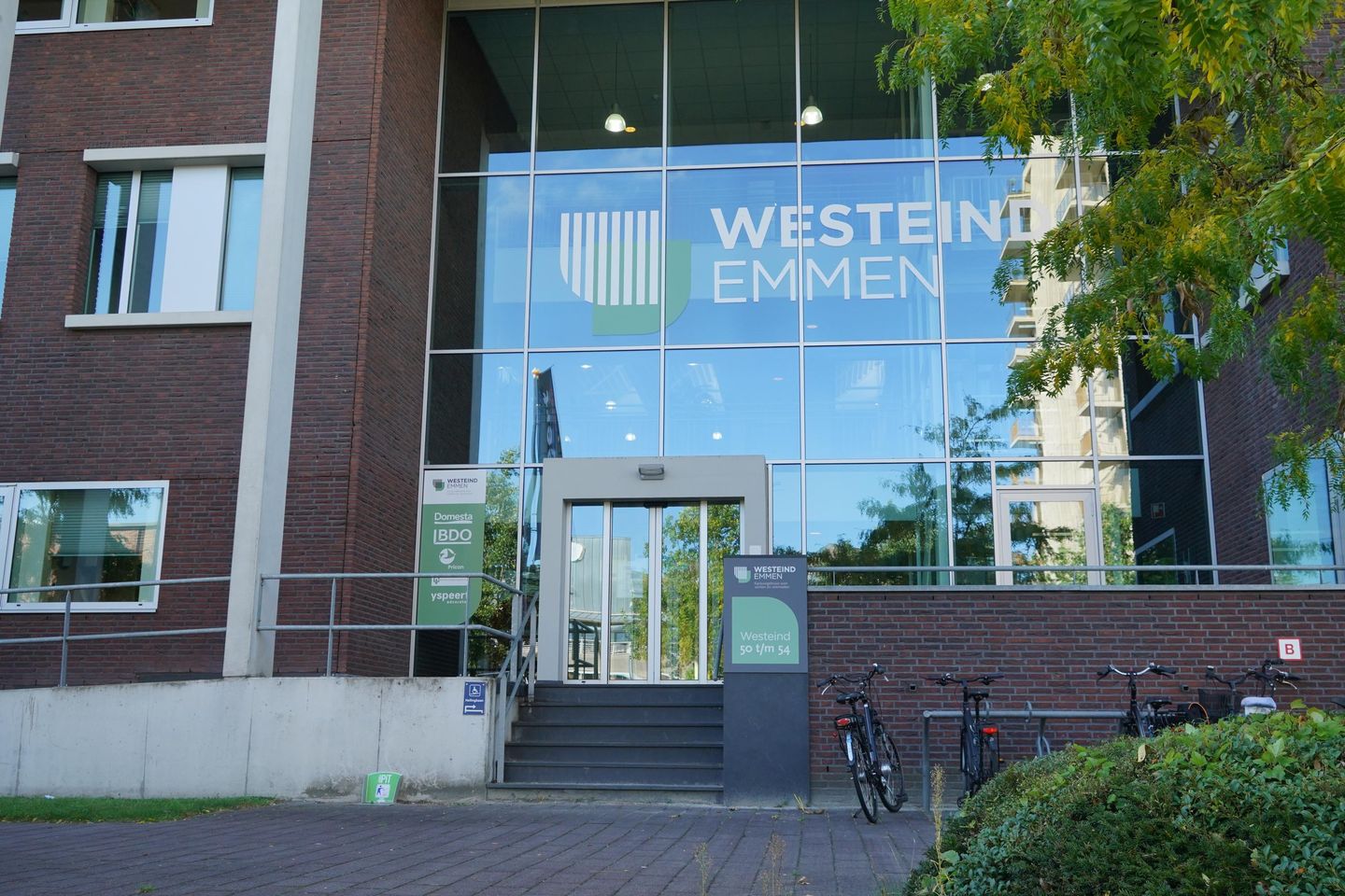 Bekijk foto 3 van Westeind 52