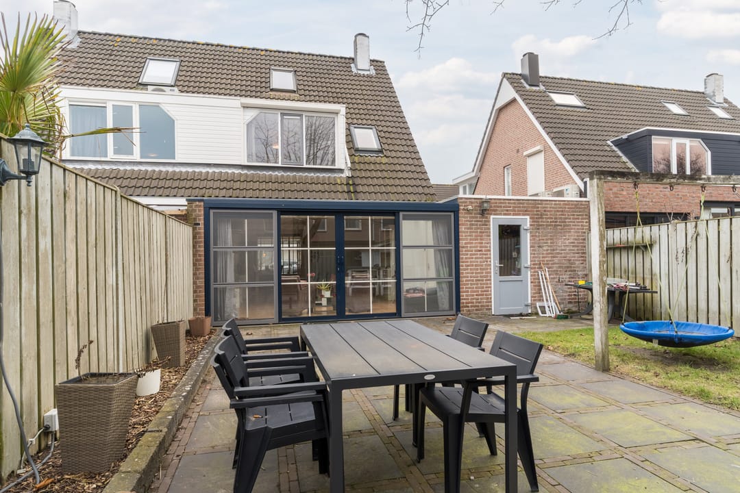 Photo 31 of Louise Stratenusstraat 11