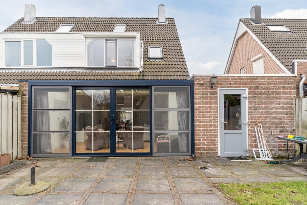 Photo 32 of Louise Stratenusstraat 11