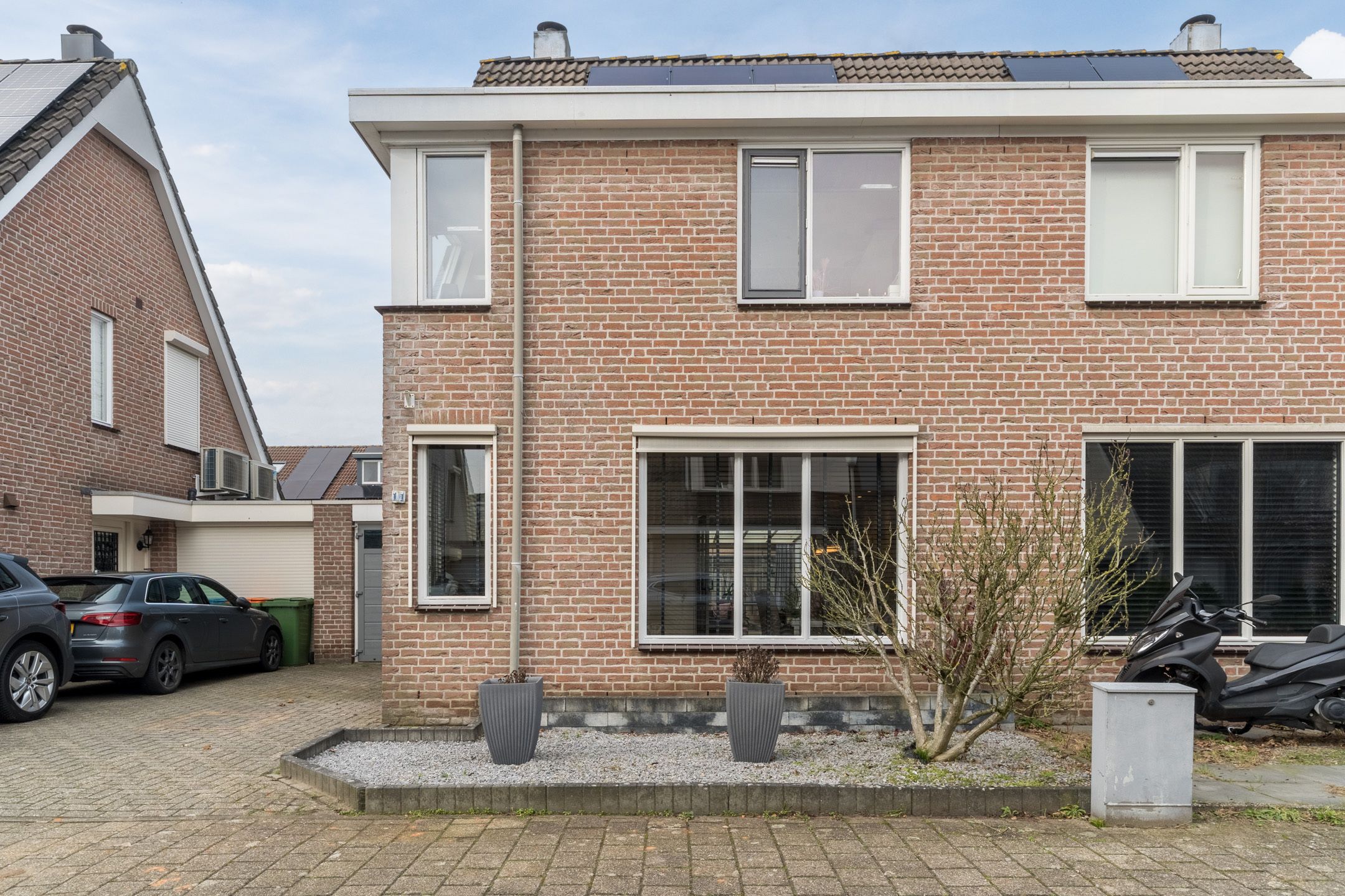 Photo 33 of Louise Stratenusstraat 11