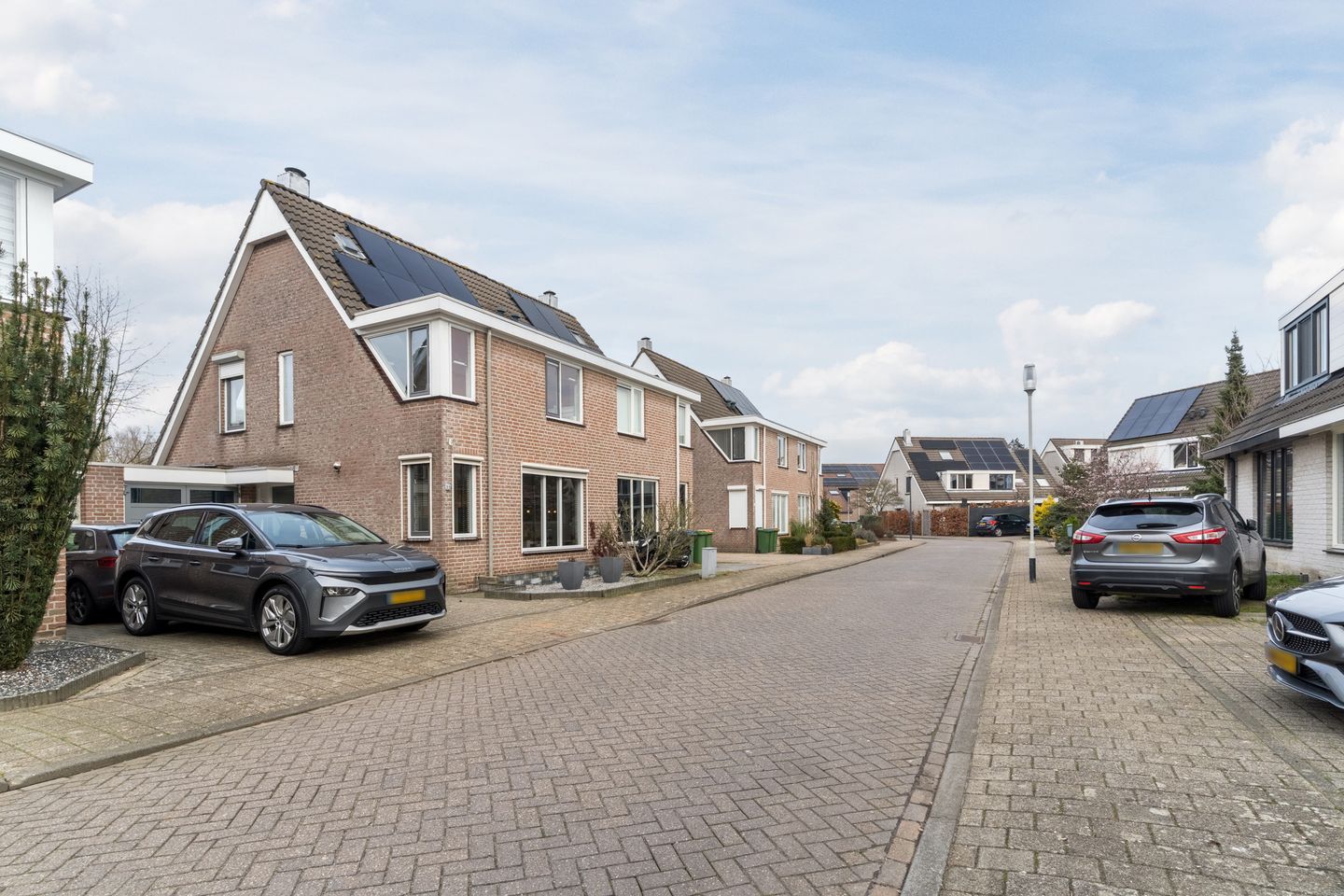 Photo 35 of Louise Stratenusstraat 11