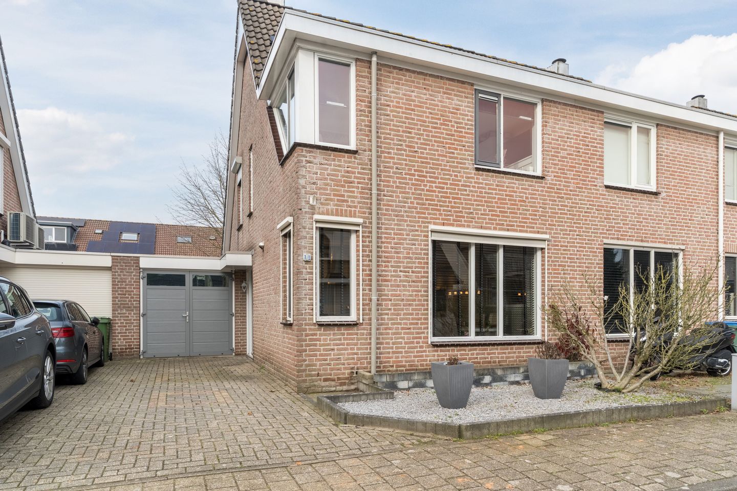 Photo 34 of Louise Stratenusstraat 11