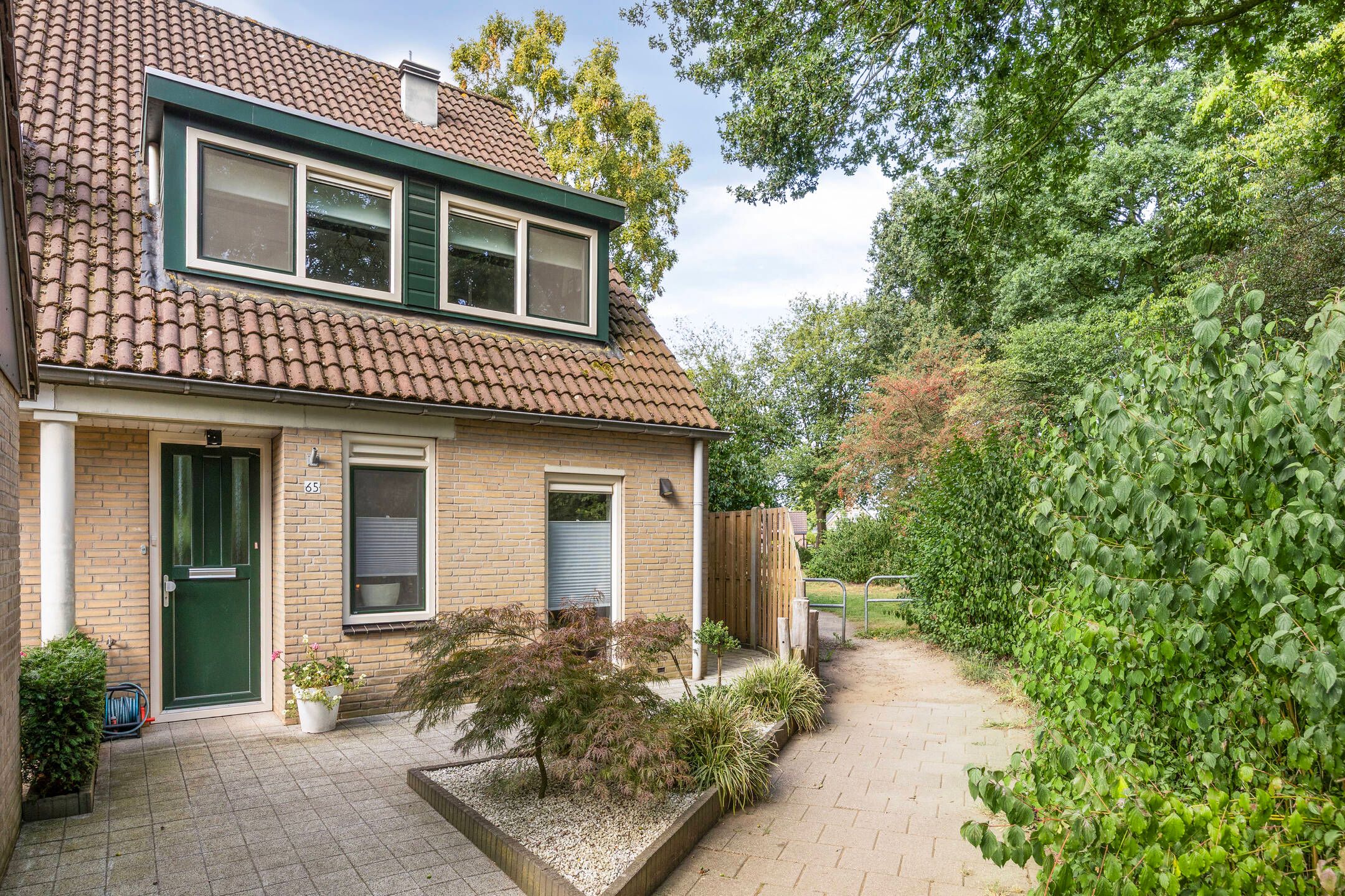 Photo 36 of Bereklauw 65