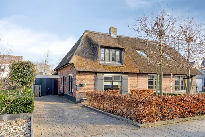 Foto 1 van Burgemeester van Engelenweg 203